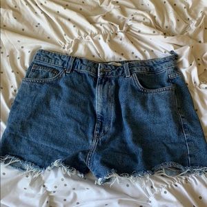 High waisted medium wash denim shorts